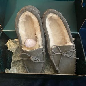 EMU shearling slippers. NIB